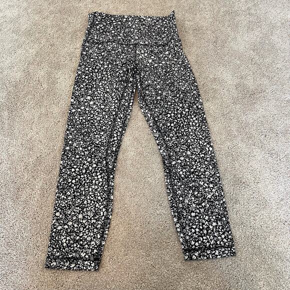 LuluLemon Women's High Rise Align Cropped Black White Specked W6BPAS Sz6 - Picture 2 of 10